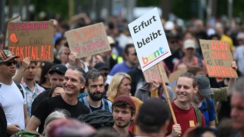 Противники партии «Альтернатива для Германии» проводят демонстрацию в Эрфурте, где проходит съезд этой крайне правой партии, 4 июля 2026 года